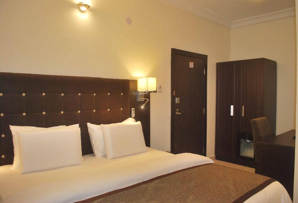 Lakeem Suites Ikoyi Лагос Экстерьер фото