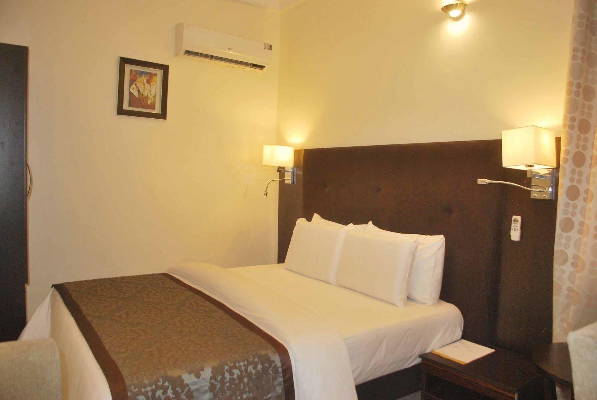 Lakeem Suites Ikoyi Лагос Экстерьер фото